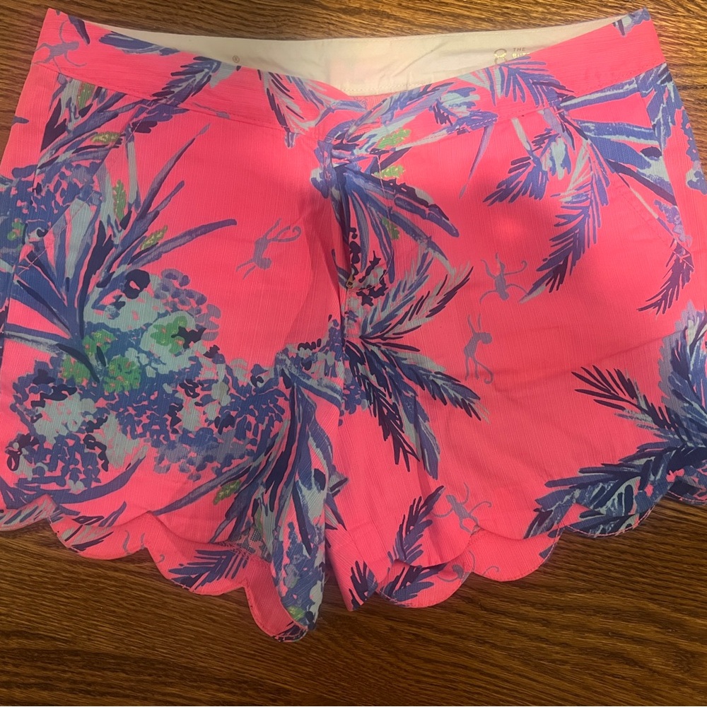 Lilly Pullitzer Buttercup Shorts. Size 8